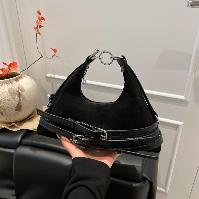 

Korean niche design underarm bag women s bag 2025 autumn new fashion locomotive bag Kusa shoulder messenger bag