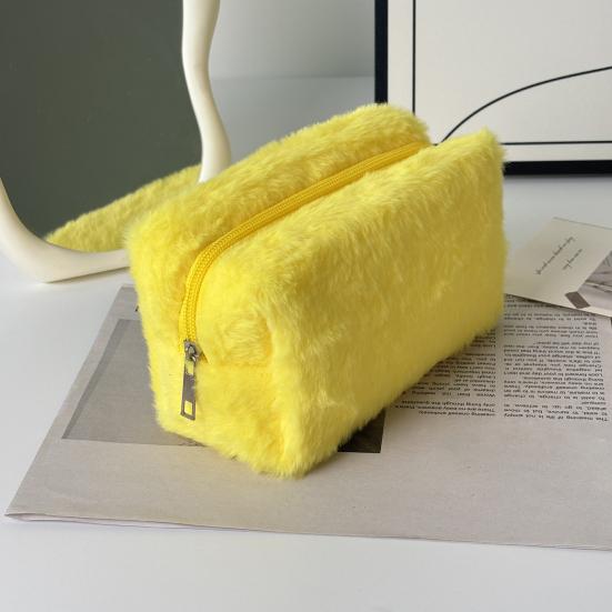 Plush Cosmetic Bag Portable Travel Makeup Bag Fuzzy Toiletry Bag for Women Skincare Products Makeup Brushes