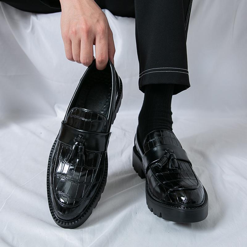 Herrenschuhe große Größe Herren Mokassins mit Fransen zum Hineinschlüpfen Businesskleid Lederschuhe Herren Außenhandel große Größe Freizeitschuhe