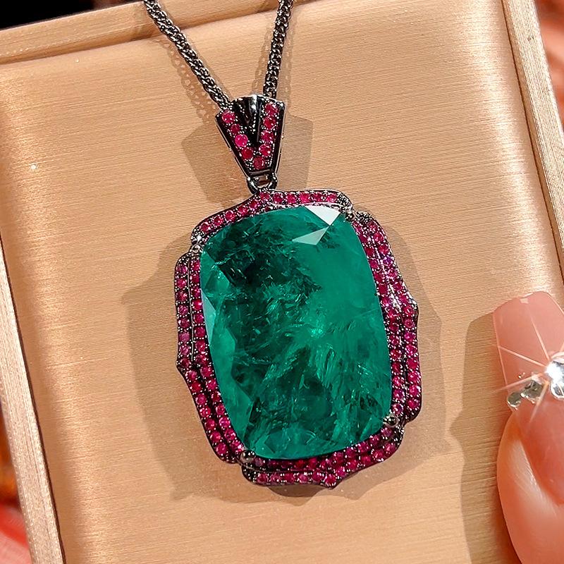 

Ювелирные изделия Медное основание Позолоченное Имитация цвета Сокровище Темперамент Подвеска Ожерелье Основной 20 * 28