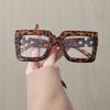 Women's Oversized Square Frame Sunglasses with Metal Decoration – Versatile European & American Style