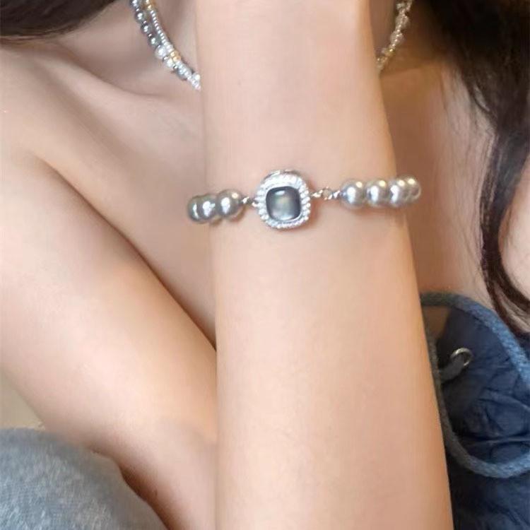 Style Highend French Geometric Pearl Bracelet For Women Chic And Sophisticated