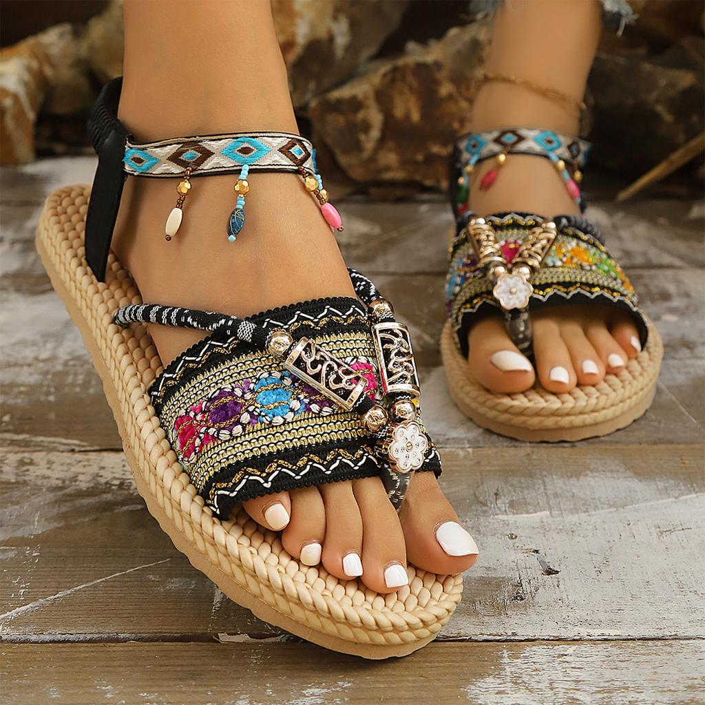 Women Ethnic Style Beaded Toe Loop Sandals Woven Straw Sole Flat Beach Shoes with Decorative Ankle Strap and Embellishments