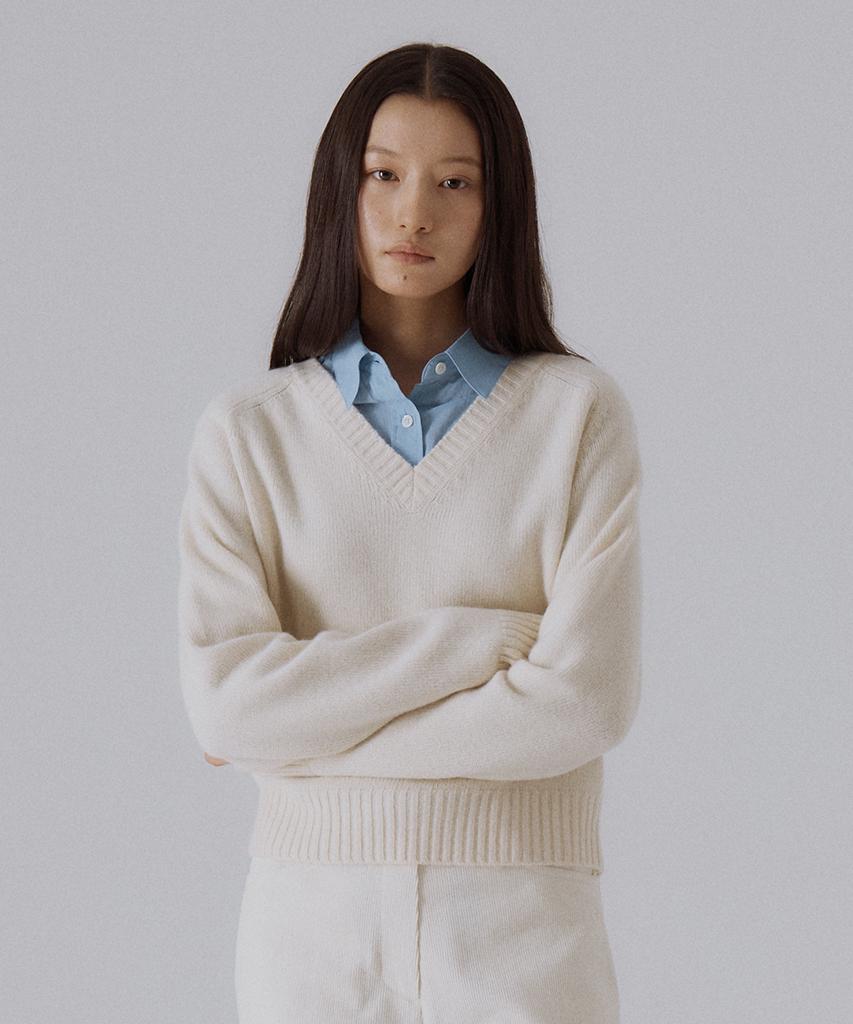 SILN Terra V-Neck Pullover Knit (Ivory)