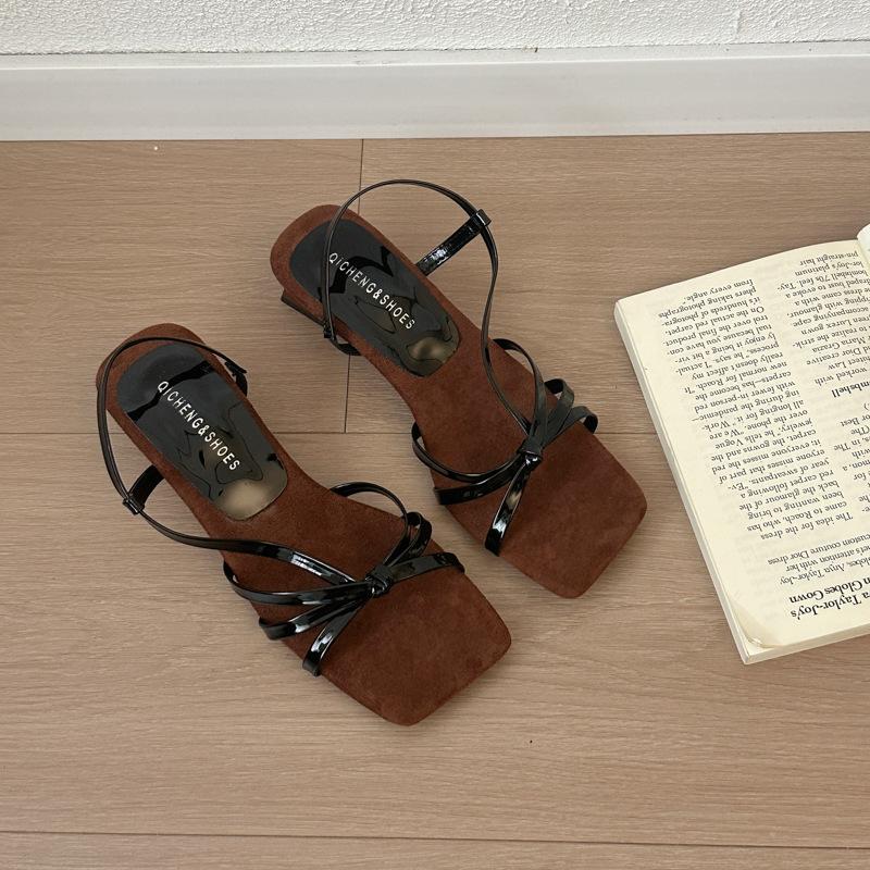 Summer thin belt retro square head wedge sandals 2025 new temperament matching skirt one-word belt sandals women's Roman sandals