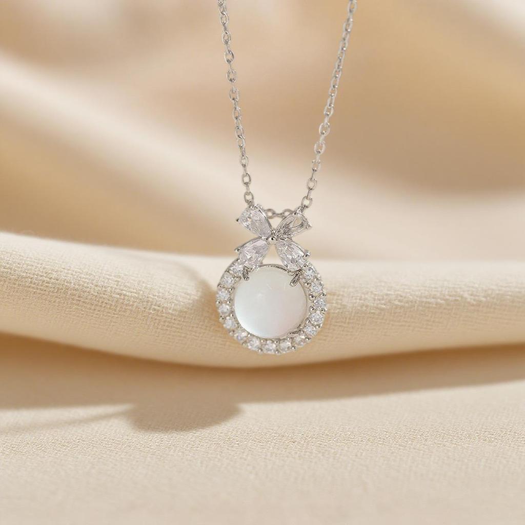 Elegant Light Luxury Zircon Necklace for Women - Gold-Plated, Simple Clavicle Chain