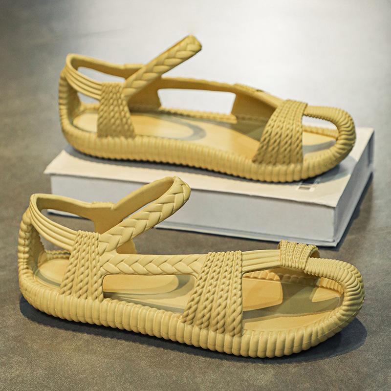 2025 New Men's Retro Lightweight Breathable Roman Sandals, Anti Slip Beach Oversized Sandals