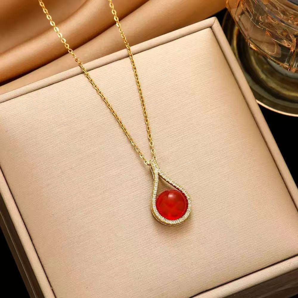 Vintage Titanium Steel Women's Pearl Pendant Necklace - Light Luxury Clavicle Chain