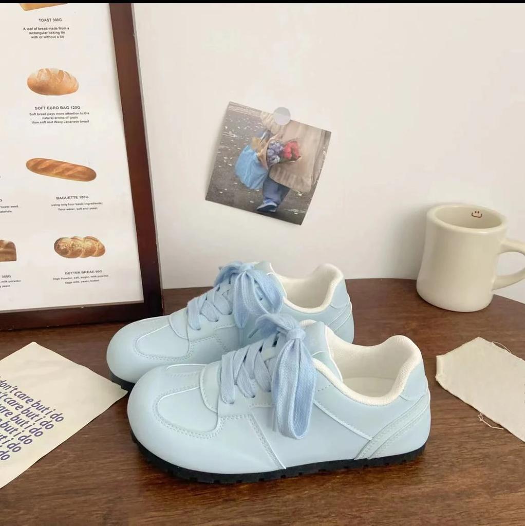 2024 Explosive New Autumn Lightweight Women's Soft Sole Casual Retro Board Shoes Sneakers Women