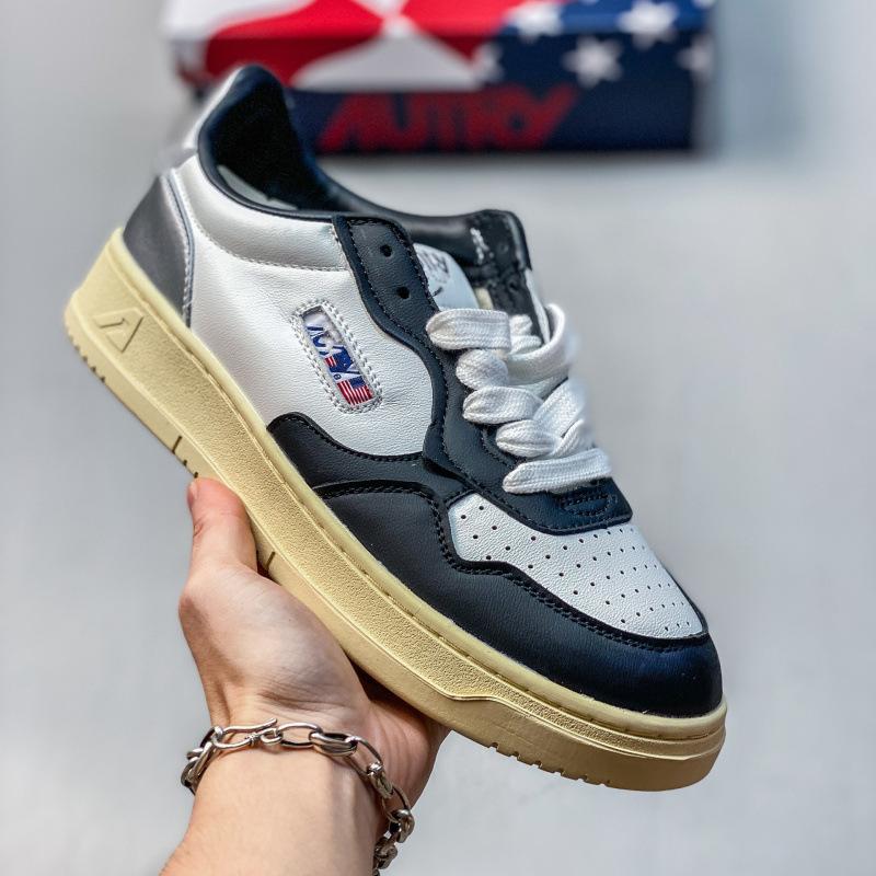 High quality Putian shoes Aocui cream board shoes men's height increase leisure sports white shoes women's leather platform bread shoes