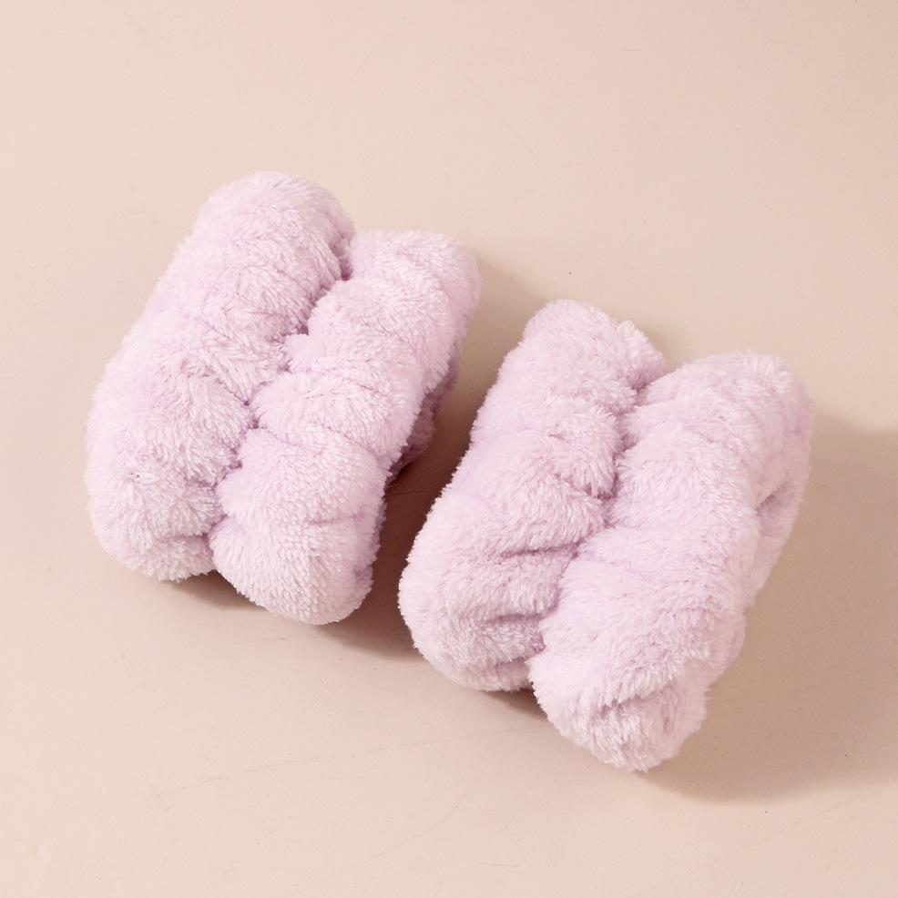 Coral Fleece Face Wash Set: Absorbent Hair Tie, Wristband, and Moisture-Proof Skincare Tool.
