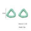 2024 Proste i kreatywne kolczyki akrylowe w kolorze cukierkowym w kształcie trójkąta Kobieca osobowość Geometryczne przesadzone kolczyki dla dziewczynek