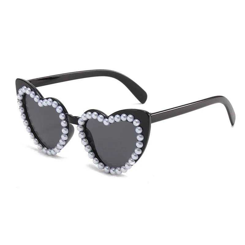 

Vintage Women Pearl Sunglasses Luxury Oversized Heart-Shaped Sun Glasses Fashion Summer Outdoor Uv Protection Eyeglasses AS SHOWN