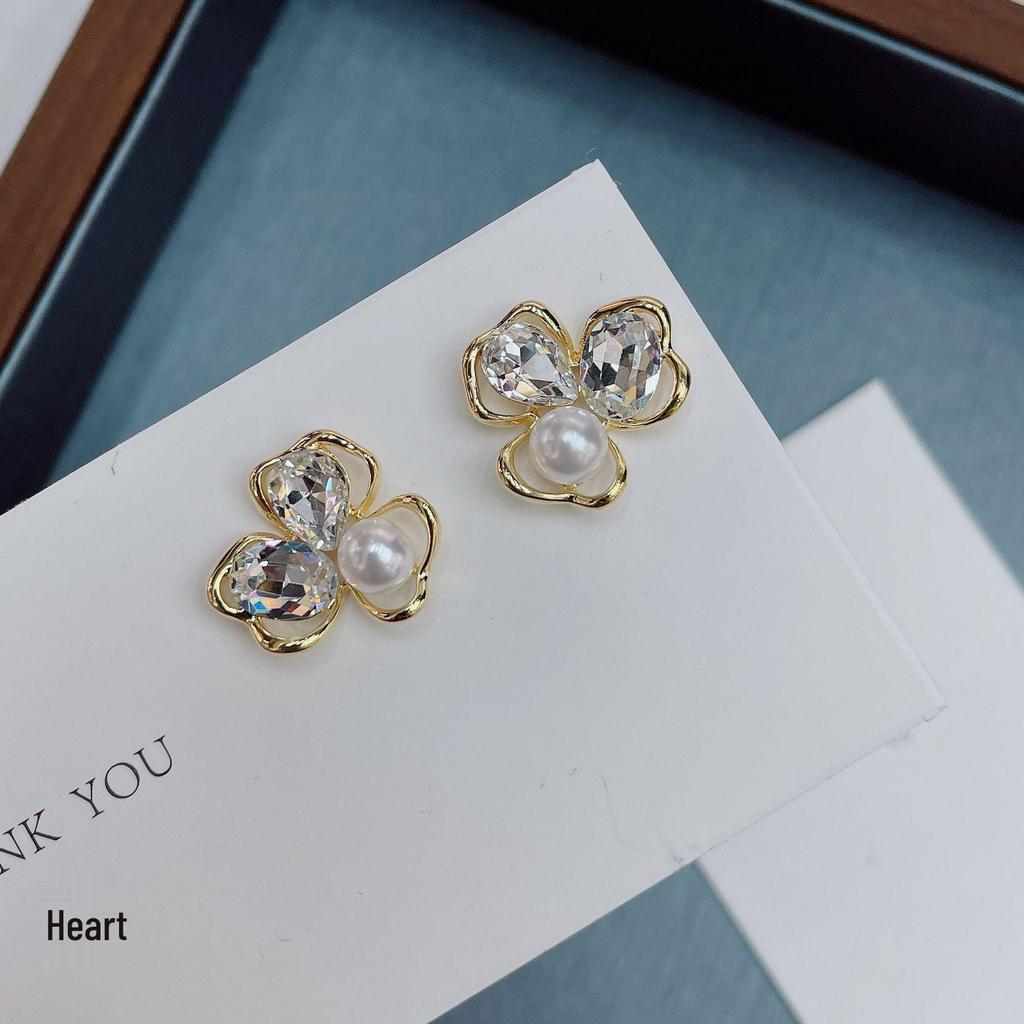 Elegant Imitation Pearl and Diamond-Studded Earrings for Women