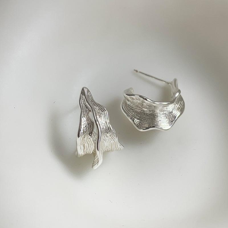 Irregular Pleated C-Shaped Earrings: Simple, Versatile Geometric Studs for Women - Trendy Internet Celeb Style