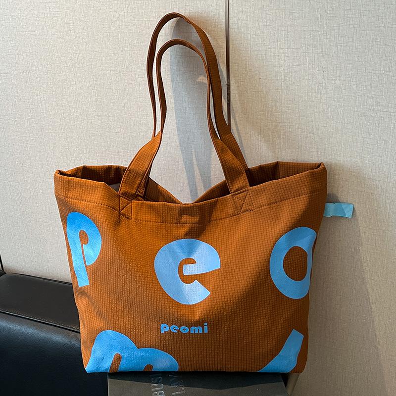 

Large Capacity Women s Shopping Bag Nylon Bag Fashion Versatile Casual Simple Commuter Shoulder Handbag Tote Bag коричневый