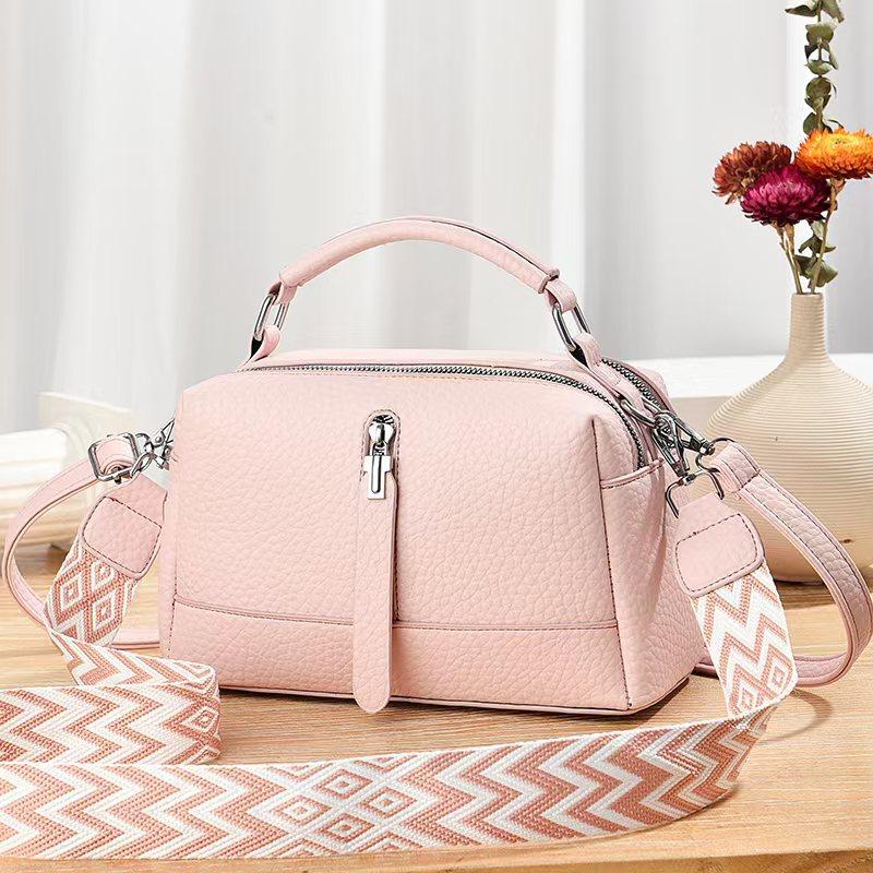 New trendy versatile small square bag messenger bag mini handbag simple and fashionable shoulder bag