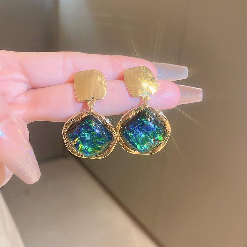 Boucles d'oreilles pendantes géométriques de style européen, boucles d'oreilles pendantes baroques vertes pour femmes et filles, bijoux de mode INS, cadeaux