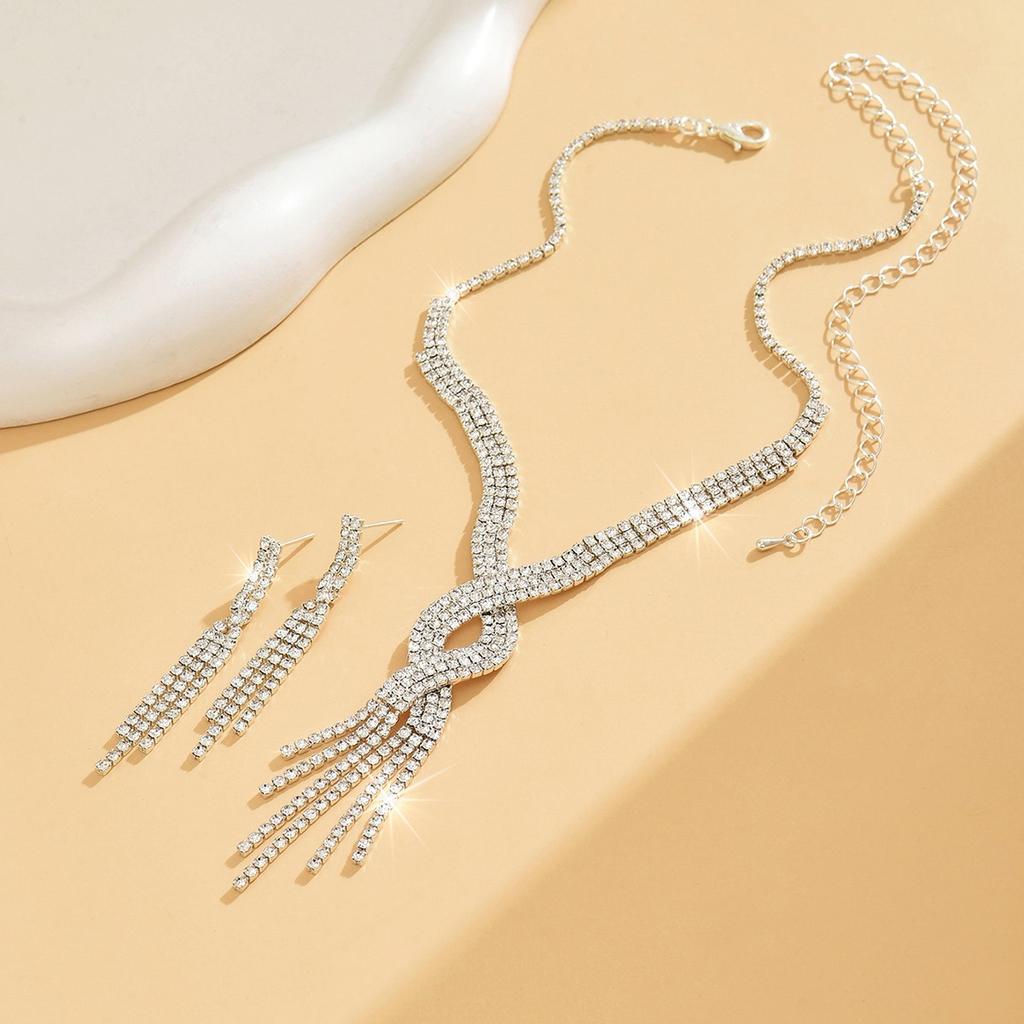 New Simple Design Sparkling Bridal  Set Silver Color Rhinestone Long Tassel Necklace Earrings Set Wedding  Accessories