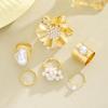 6 Stück Blumen-Imitationsperlenringe für Damen Elegante Geometrische Unregelmäßige Goldfarbene Ring-Sets Weiblicher Tägliche Kleidung Party Schmuck