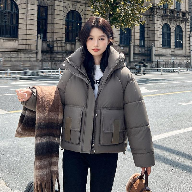 

Женская модная зимняя новая короткая стеганая куртка с чувством дизайна, большим карманом и капюшоном, теплая стеганая куртка 2XL suggestion [150-170] catties серый