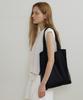 Molliolli Duffy See-Through Bag [Black]