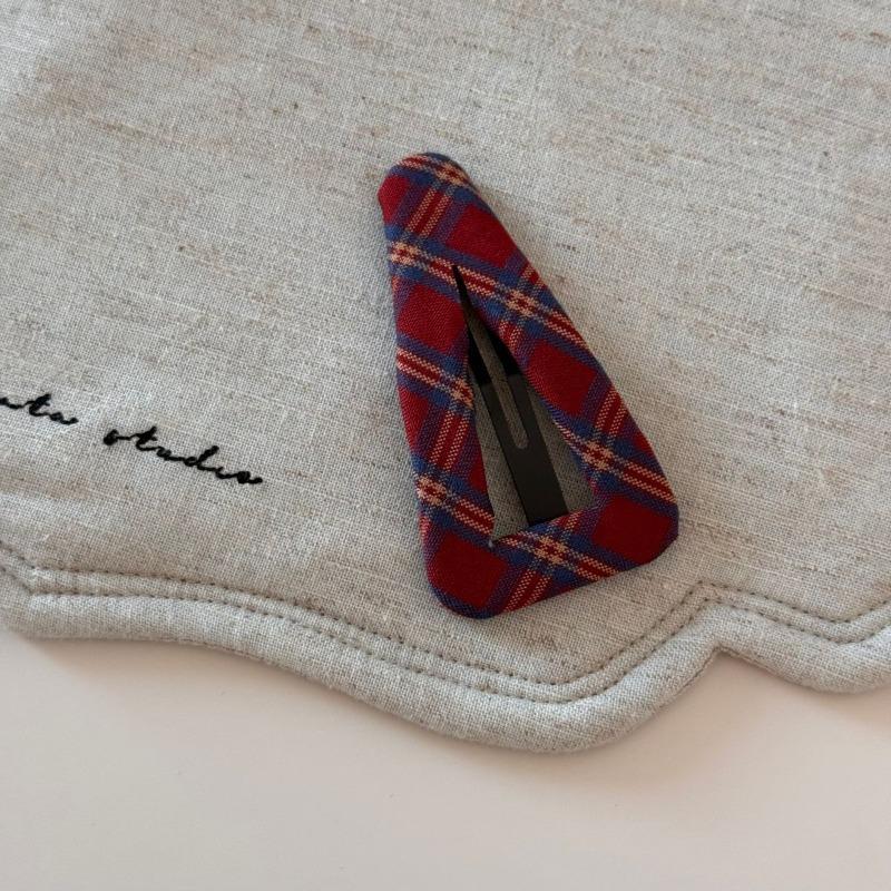 1PcVintage Plaid Triangle Hair Clips Classic Checkered Fabric Barrettes Girls Daily Casual Hair Styling Fashion Hair Accessories