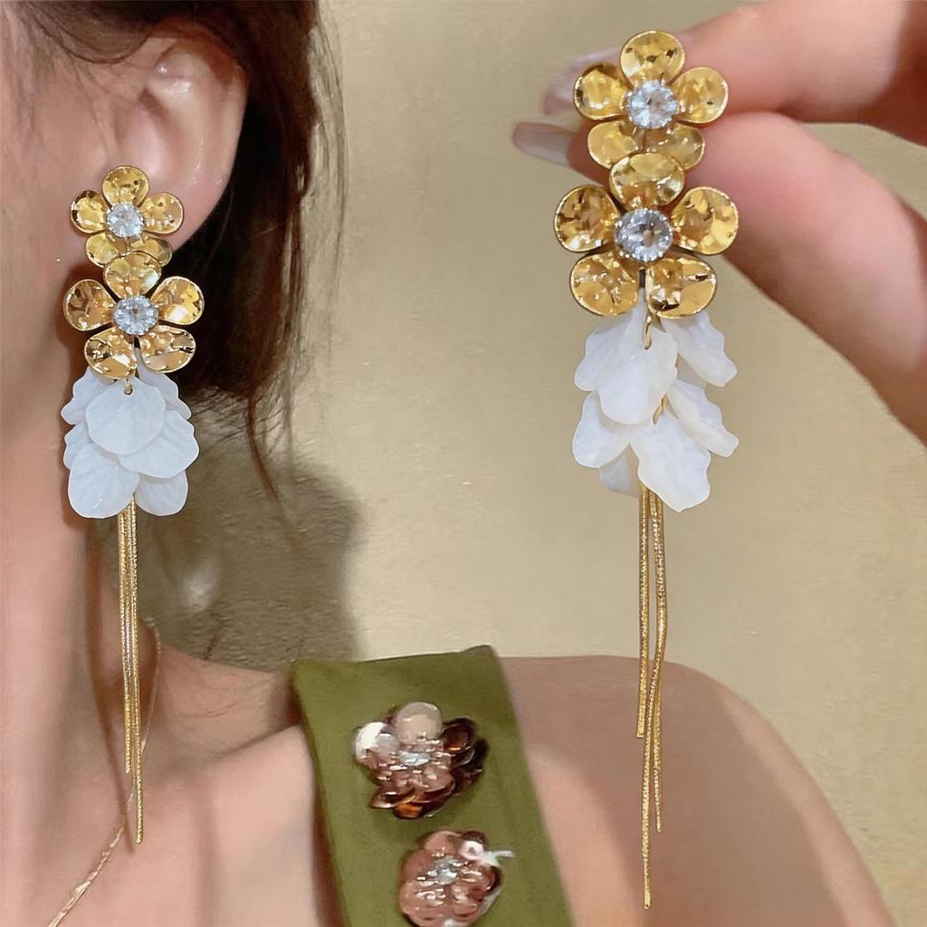 Elegant Zirconia Flower Tassel Stud Earrings - Light Luxury Fashion Accessory for Women