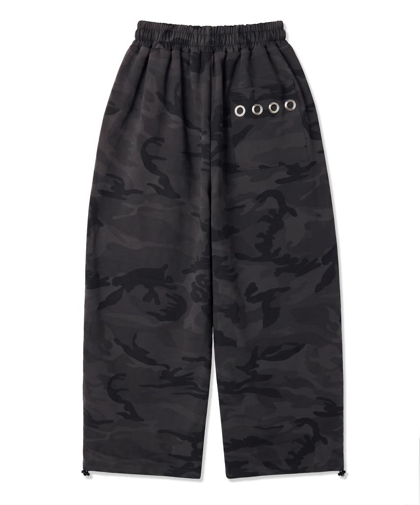 FUZZY SCAN Camo Big Eyelet Curved Balloon Pants 2 Colors