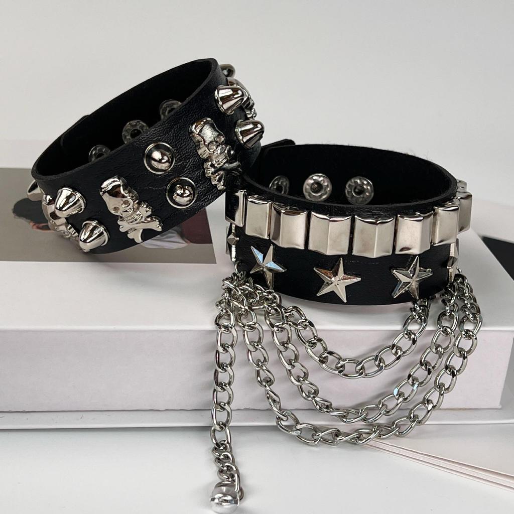 European & American Multi-layer Leather Skull Rivet Punk Bracelet
