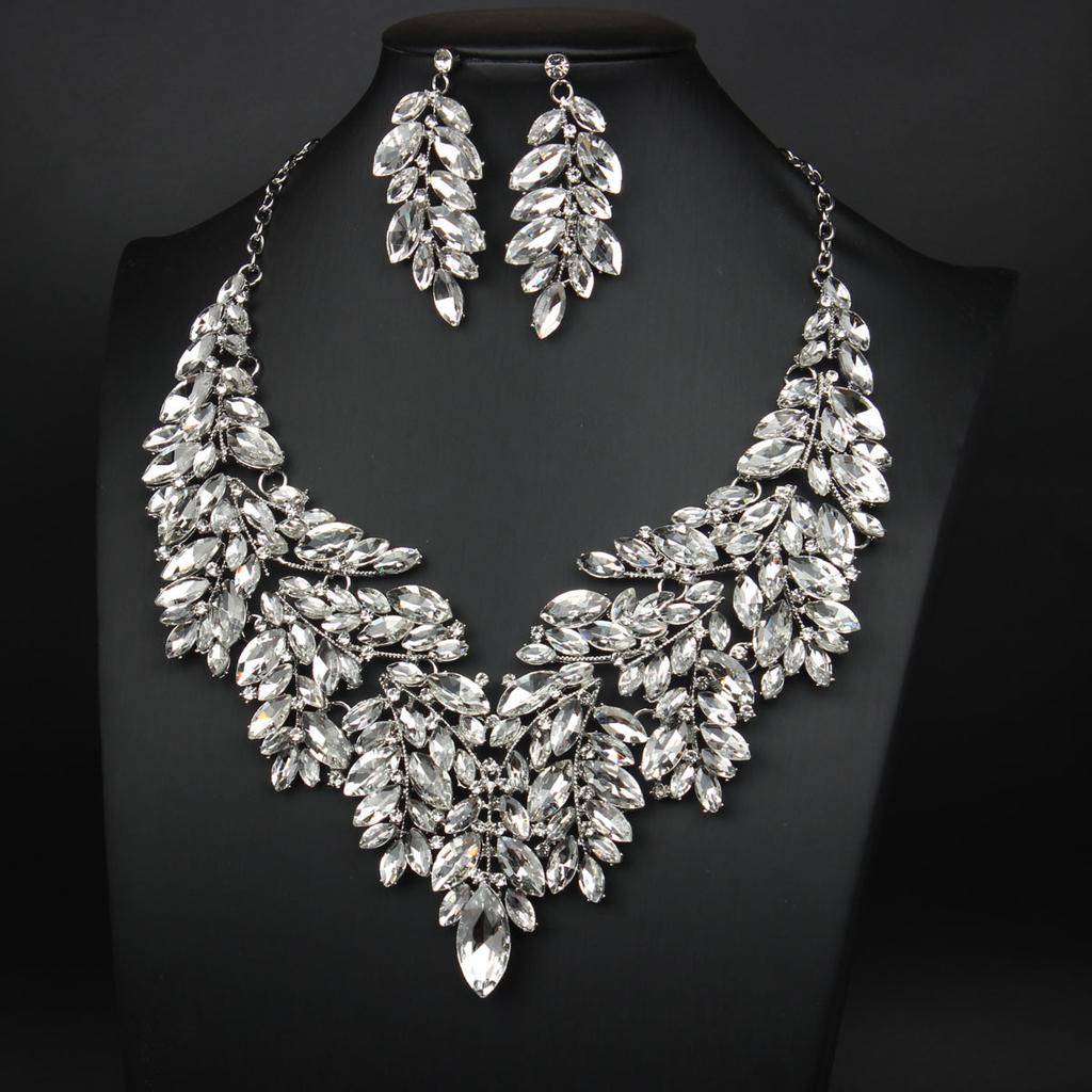 2026 European and American Exaggerated Atmosphere Luxury Artificial Crystal Necklace Earrings Set Female Banquet Dress Bride Accessories