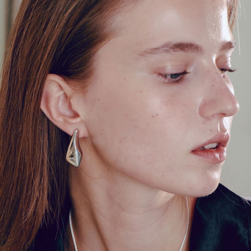 YUSOWA DUNE LARGE EARRING (2COLOR)