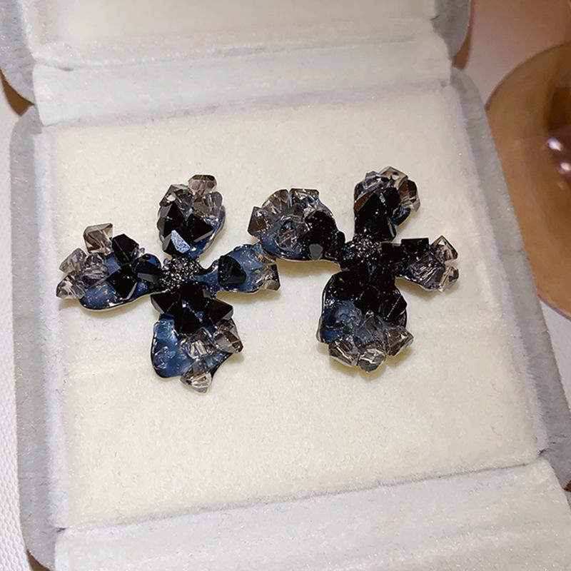 Silver Needle Retro Black Zircon Love Butterfly Earrings Sweet Cool Style Personality Earrings Light Luxury Premium Earrings