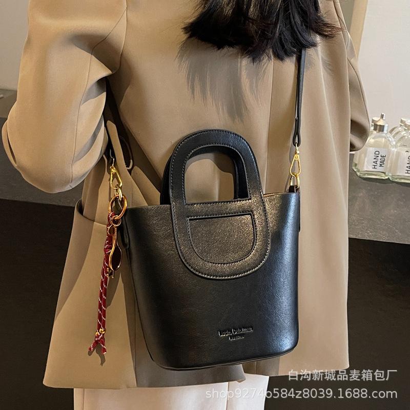 Premium texture fashionable versatile portable small bag women's 2025 new trendy retro versatile shoulder messenger bucket bag