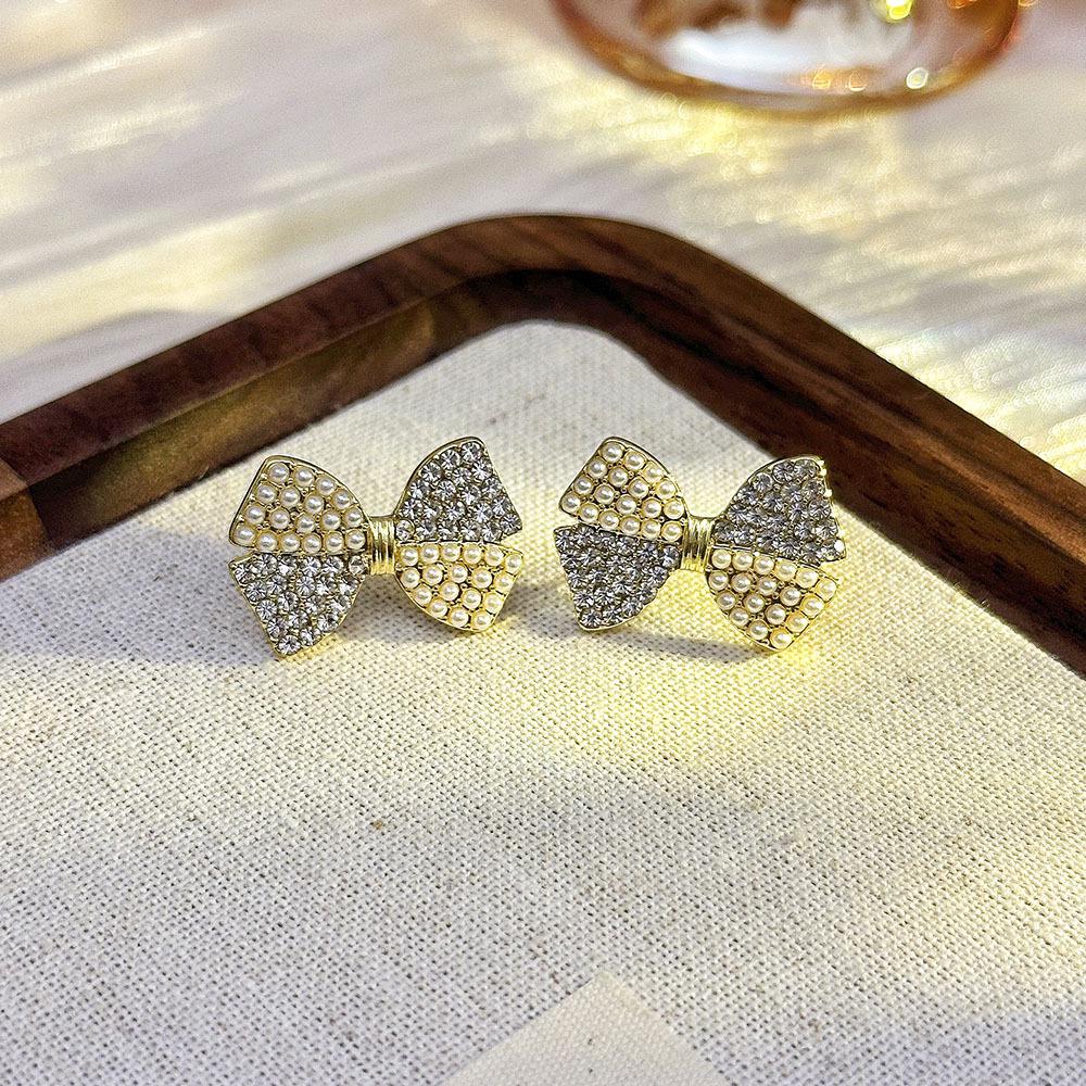 Elegant Silver Needle Diamond Bow Earrings - Luxurious, High-Quality Fashion for Women