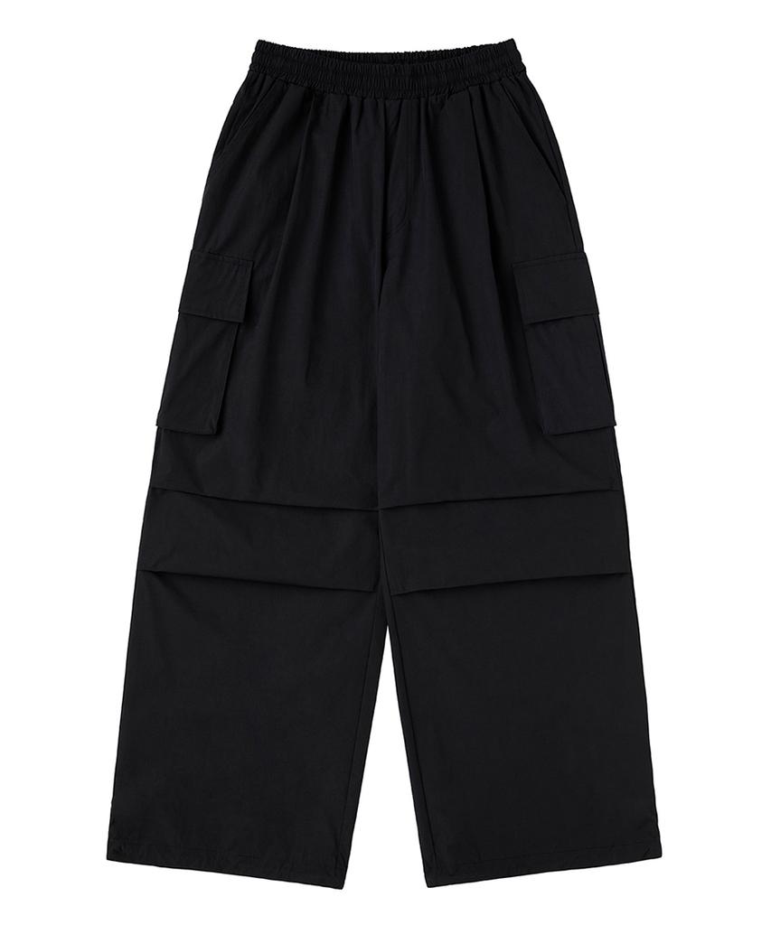 URBANAGE Waterproof Single-Pleat Cargo Parachute Wide Pants_Black