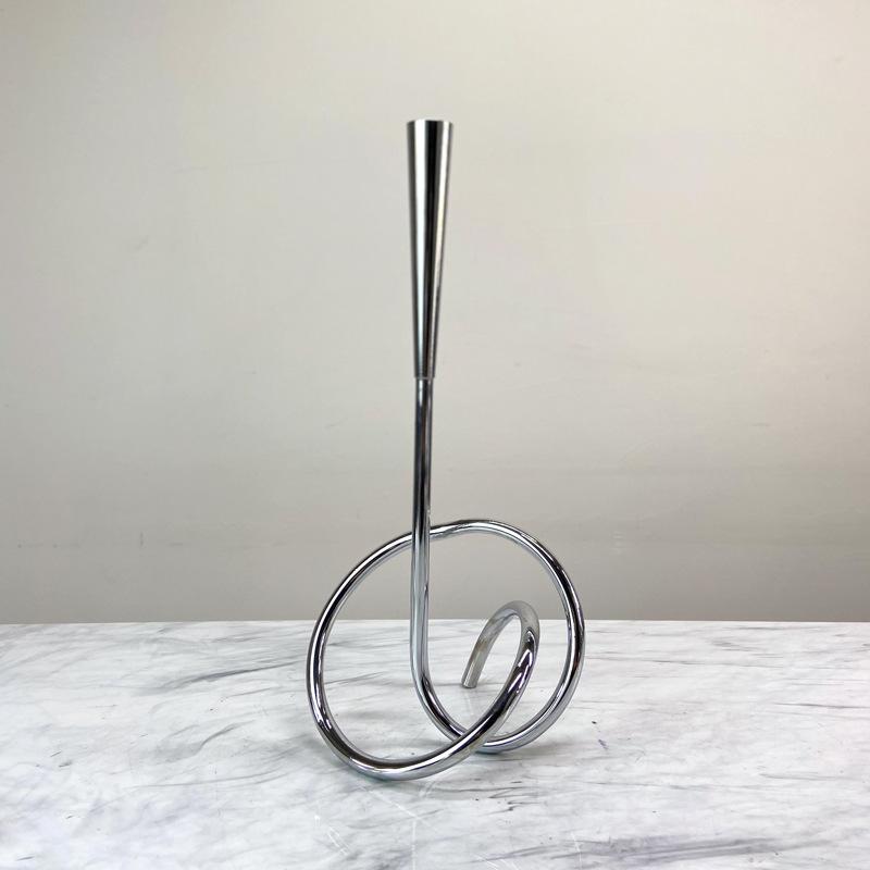 

Современный простой европейский стиль свет роскошный геометрический Г-образный витой подсвечник украшения модель дом продажа офис стол мягкие украшения