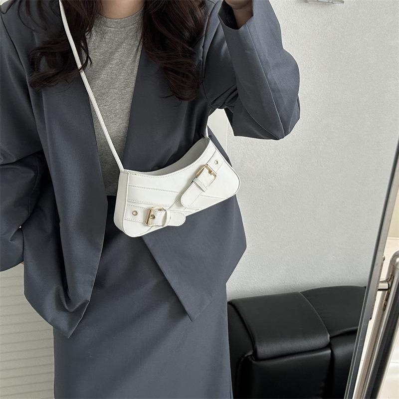 Neues Mode-Nischen-Gürteldesign Retro-Trend Unifarbe Spice Girl Achseltasche Lokomotivtasche Umhängetasche Damen