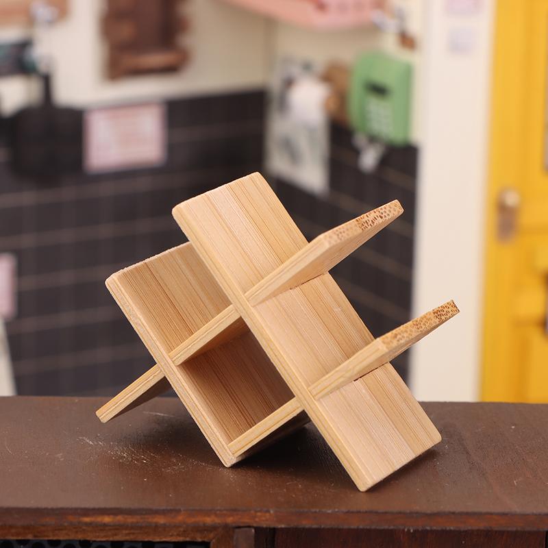 

Аксессуары для кукольного домика Миниатюрный деревянный держатель для винной бутылки Мини-витрина Модель Игрушка для украшения кукольного домика