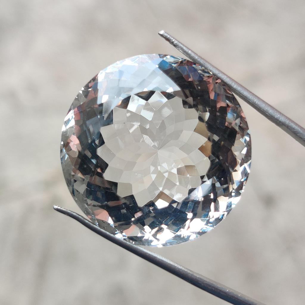 71 Carat Round Cut Beautiful White Glass Stone, Loose Stone, 27 MM Size Round Stone.