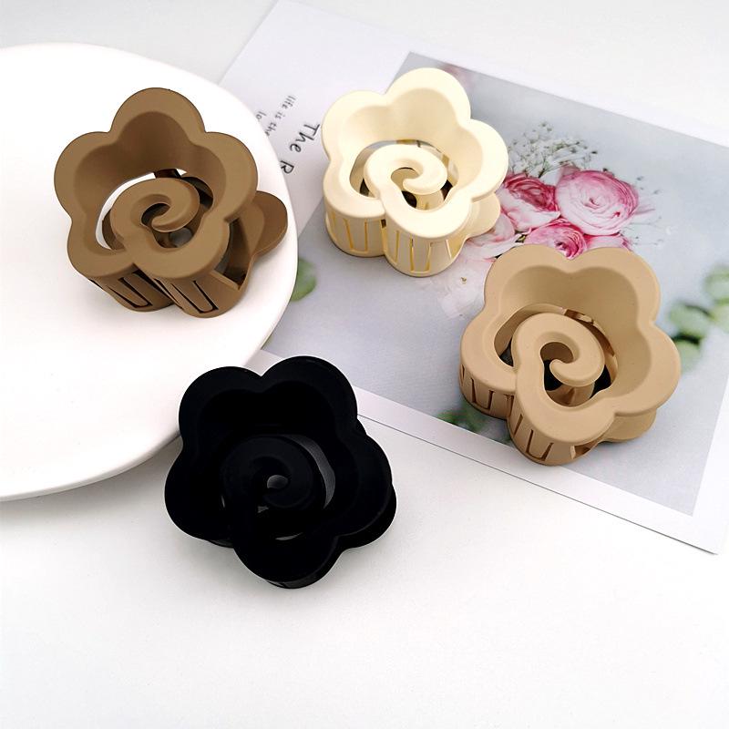 

Korean Elegance: Milk Coffee Matte Hair Claw Clip - Elegant Women s Updo Accessory