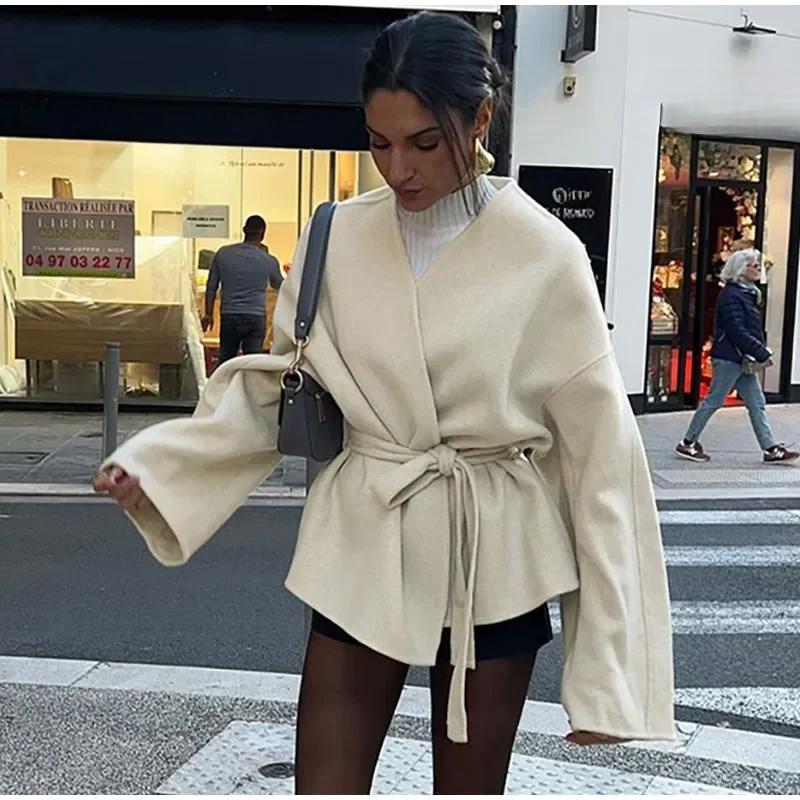 Lockerer Fleecemantel mit Schnürung und Geschenkgürtel für Damen, V-Ausschnitt, langärmelige Jacke, verdickte warme Freizeit-Oberbekleidung für den Pendelverkehr, Herbst/Winter, neue Mode