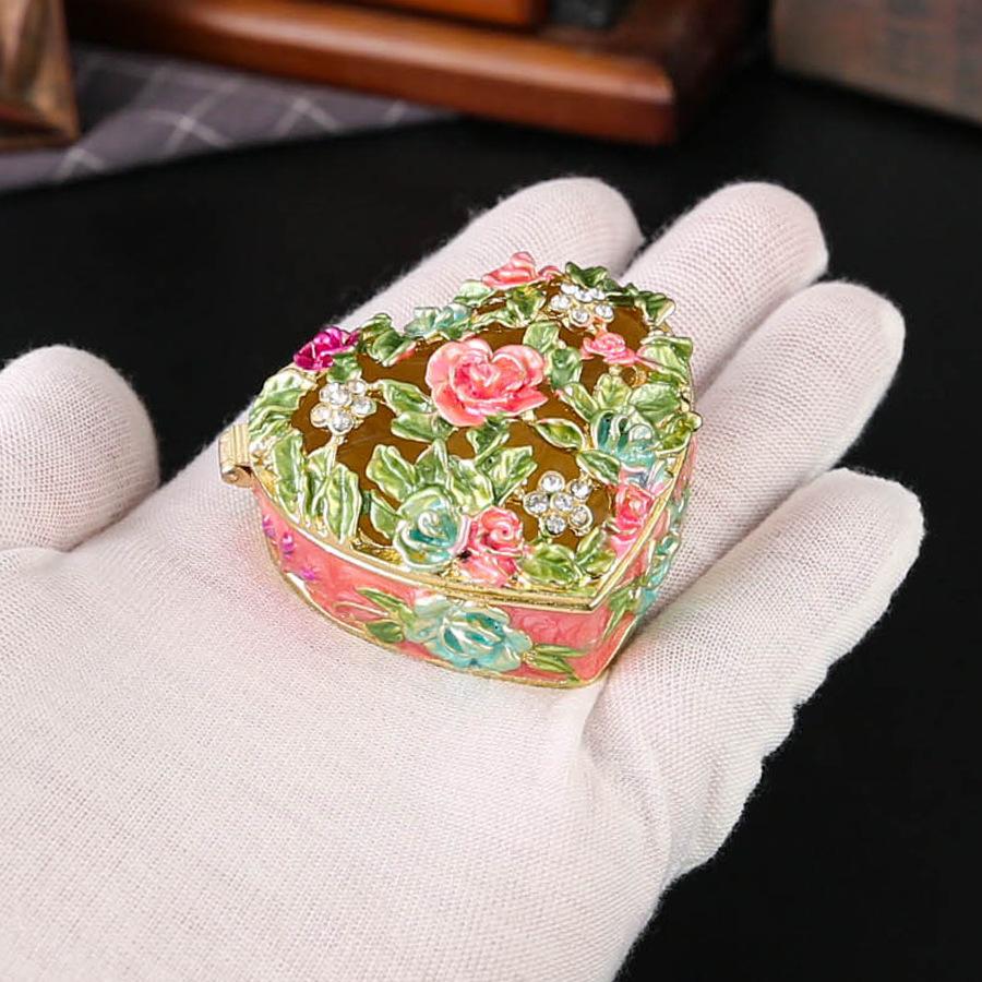 

French creative enamel flower jewelry box jewelry storage box wedding birthday gift small ornament handicrafts рожевий
