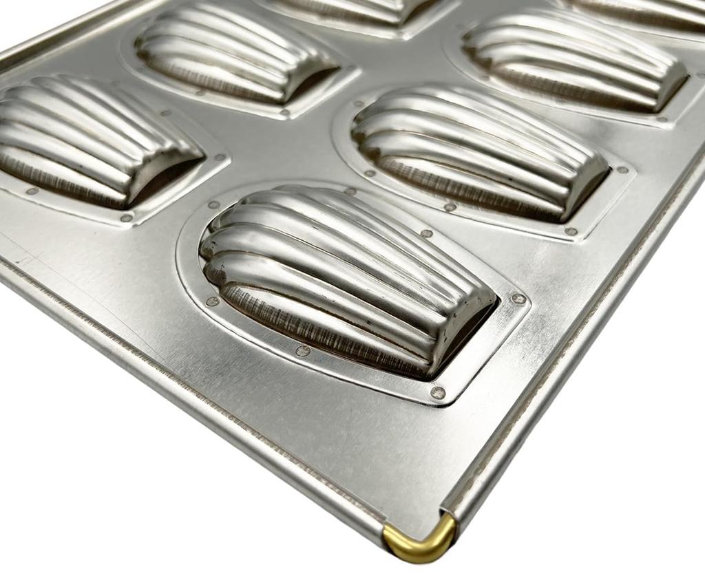 Matsunaga Manufacturing Co., Ltd. Silicone-coated Silver Madeleine Baking Pan 8P MS15