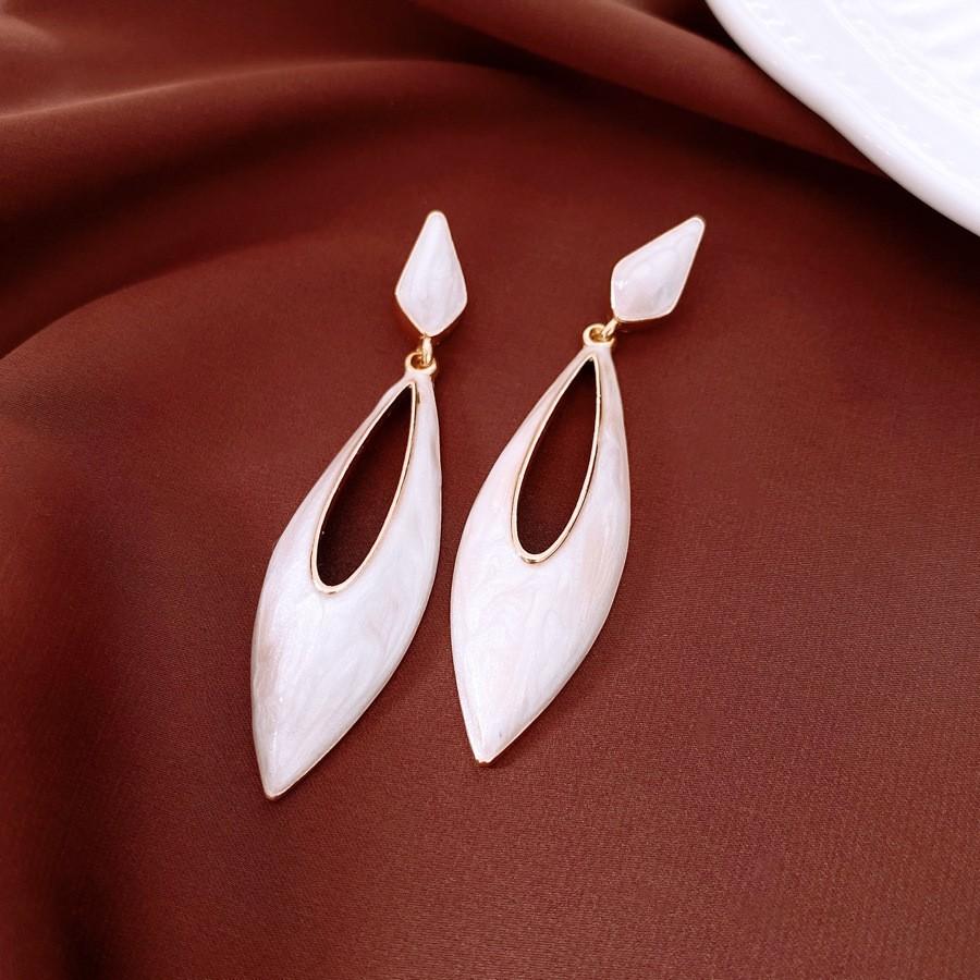 Silver Needle Diamond Oval Pendant Fringed Earrings Medieval Vintage Court Style Stud Earrings Light Luxury Retro Earrings