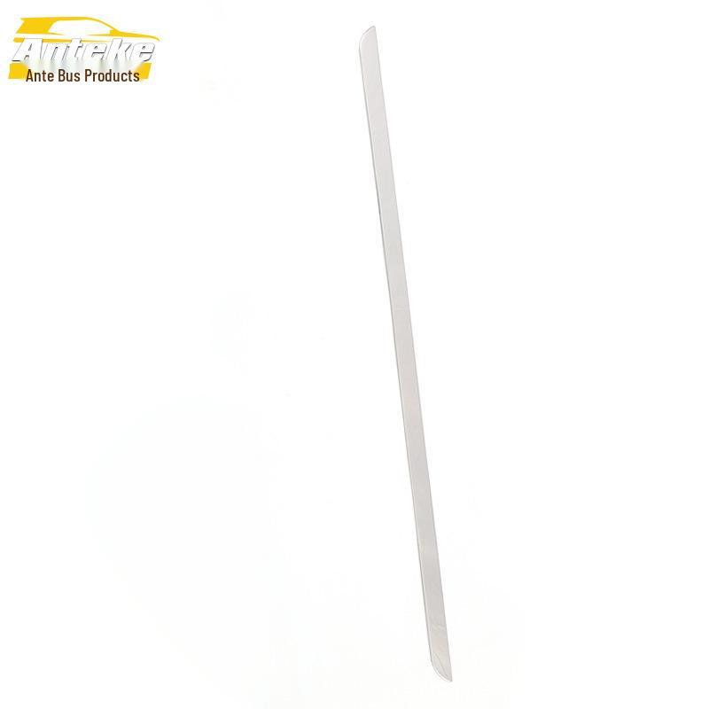 Lišta pátých dveří Peugeot 508: Dekorační lišta kufru z nerezové oceli proti poškrábání