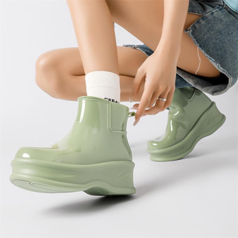 Stivali da Pioggia da Donna Outdoor Giapponesi-Coreani Eleganti - Tomaia in PVC Antiscivolo di Alta Qualità, Soletta Ammortizzata in EVA e Fodera in Tessuto, Design a Punta Tonda