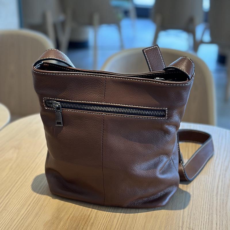 2026 Women's Retro Japanese Genuine Cowhide Shoulder Crossbody Bucket Bag