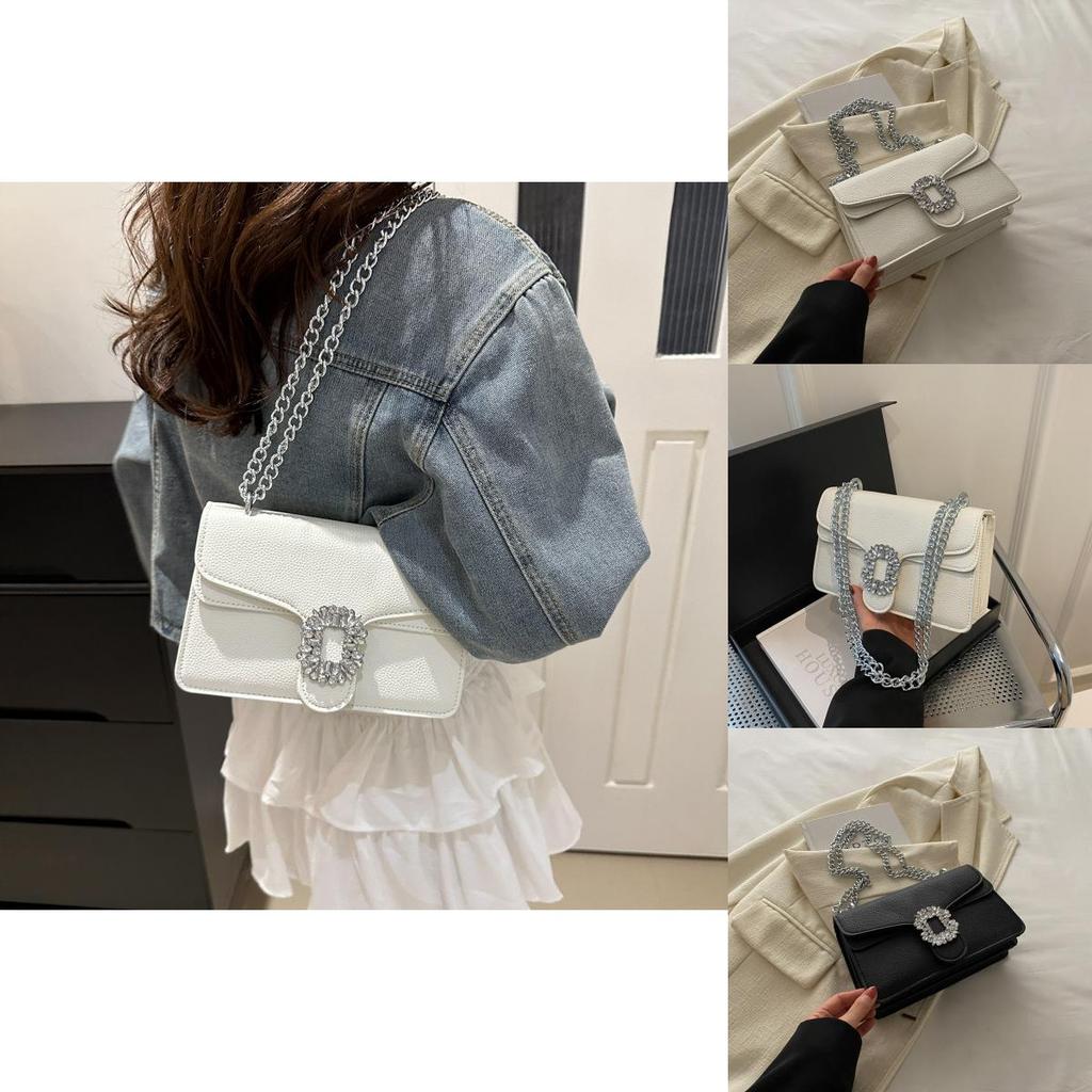Modern Crossbody Chic Bag In Classic Colors Featuring Elegant Chain Strap And Soft Texture