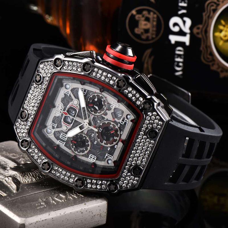 2020 European-American Diamond Skull Six-Hand Quartz Barrel Men's Watch